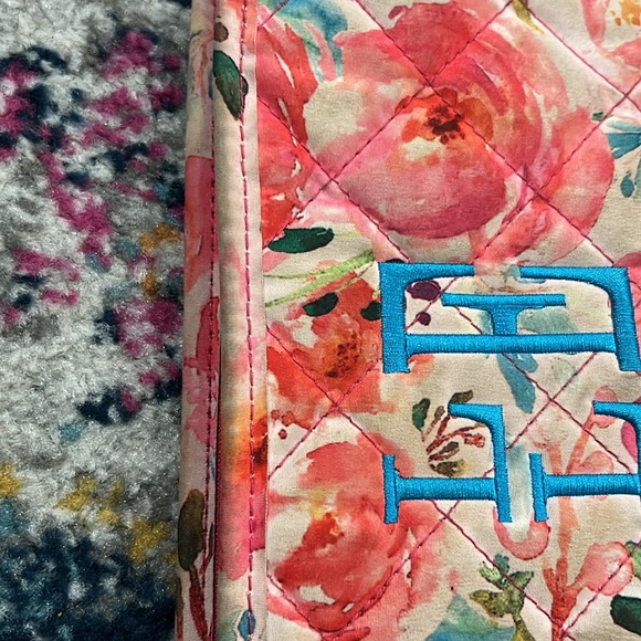 Initials Inc floral wristlet - Picture 8 of 8